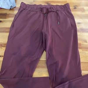 Lululemon on the fly pant. Size 8